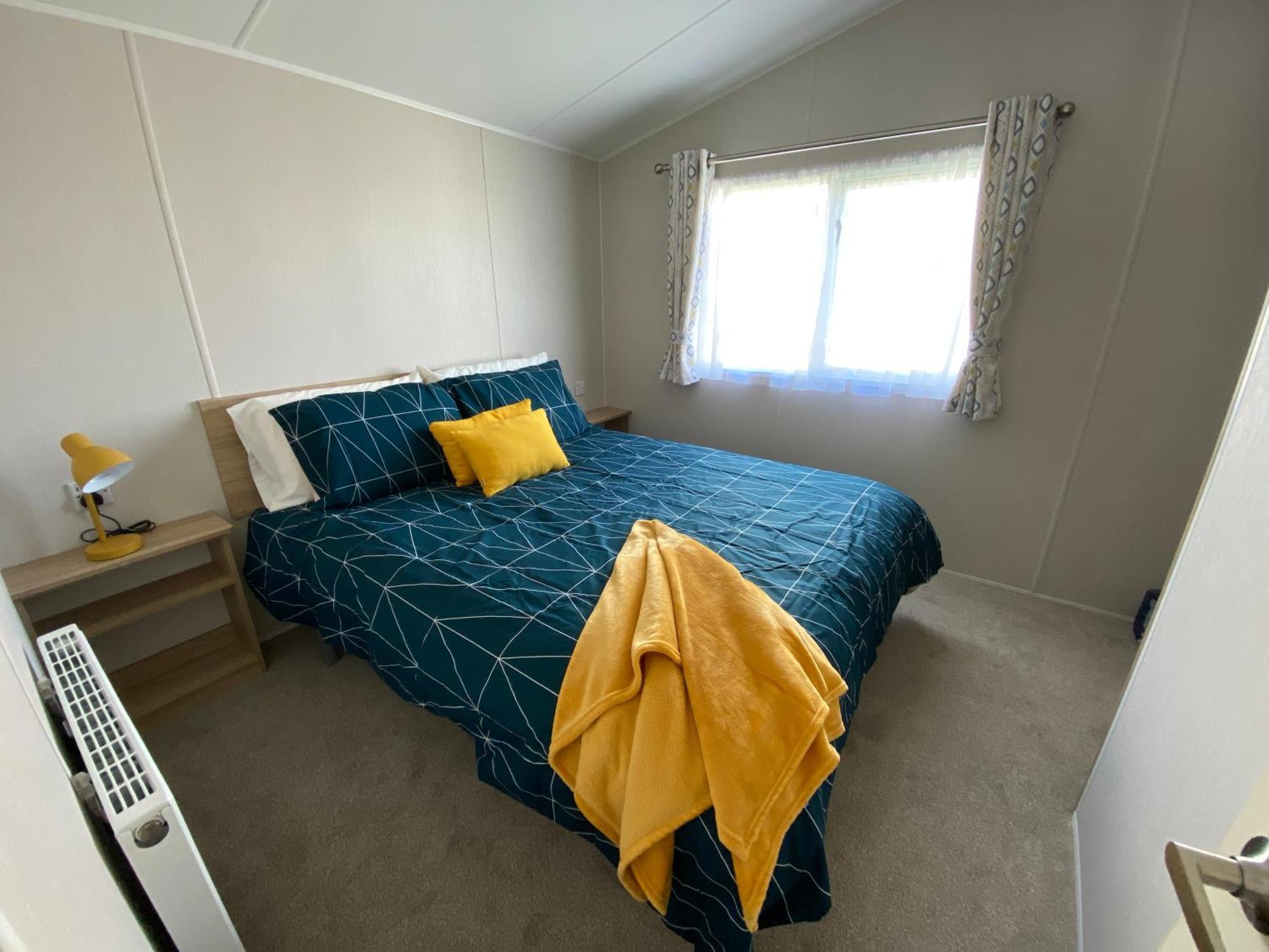 Verbzen Holiday Caravan At St Osyth Beach, Clacton-On-Sea By Verb Holidays Saint Osyth Bagian luar foto