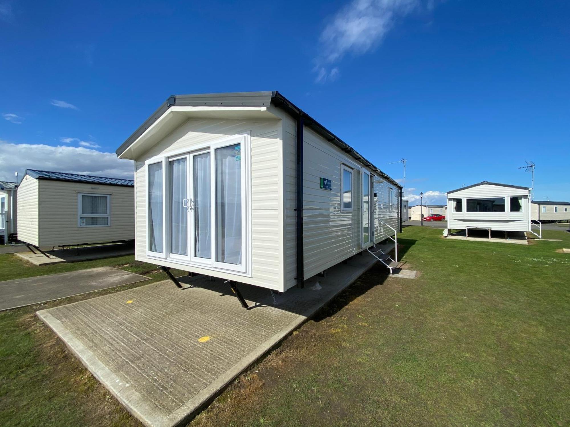 Verbzen Holiday Caravan At St Osyth Beach, Clacton-On-Sea By Verb Holidays Saint Osyth Bagian luar foto